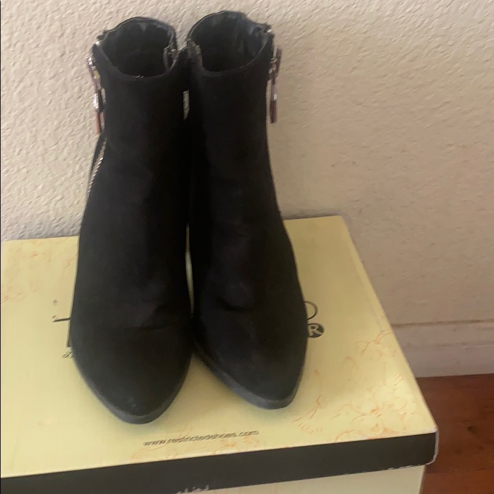 Express Suede heel boots
